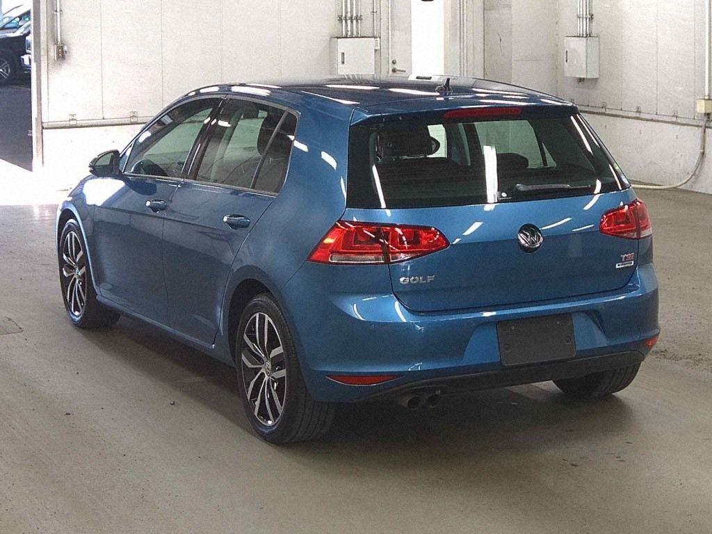 Volkswagen Golf TSI HIGH LINE BLUE TECH DCC