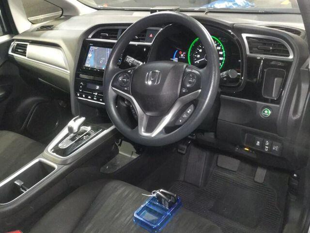 Honda Shuttle HYBRID HONDA SENSING
