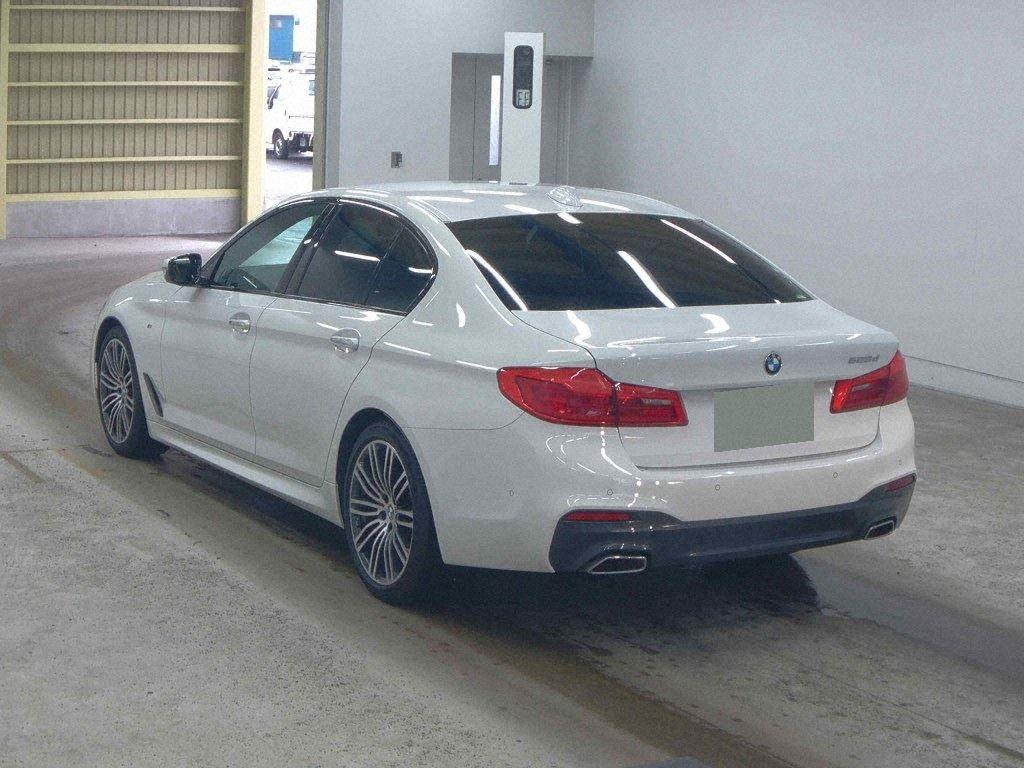 BMW 5 Series 4d 523D M SPORT