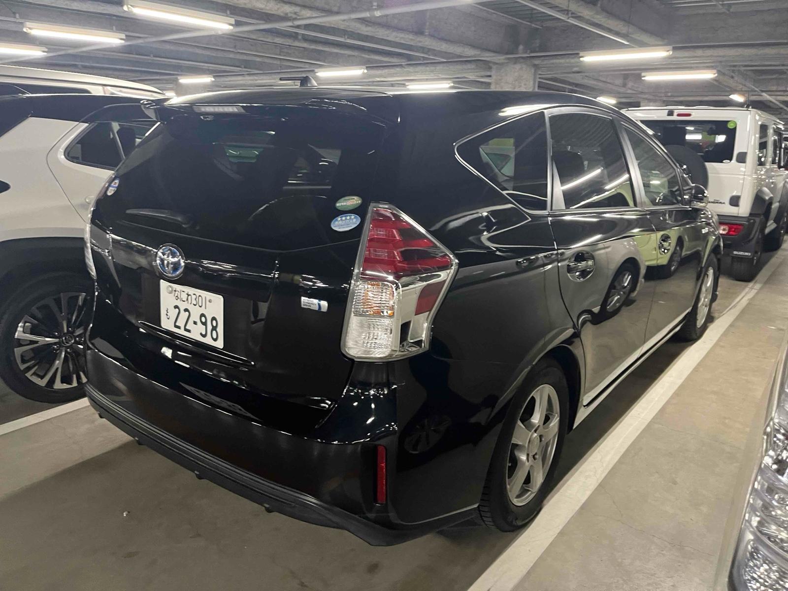 Toyota Prius ALPHA S TOURING SELECTION