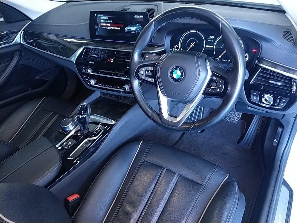 BMW 530 E RUG JIIPAF