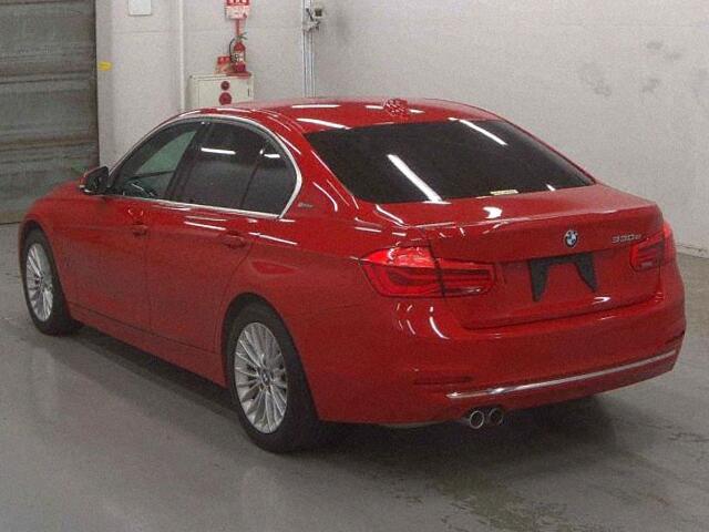 BMW 3 Series 4d 330E LUXURY