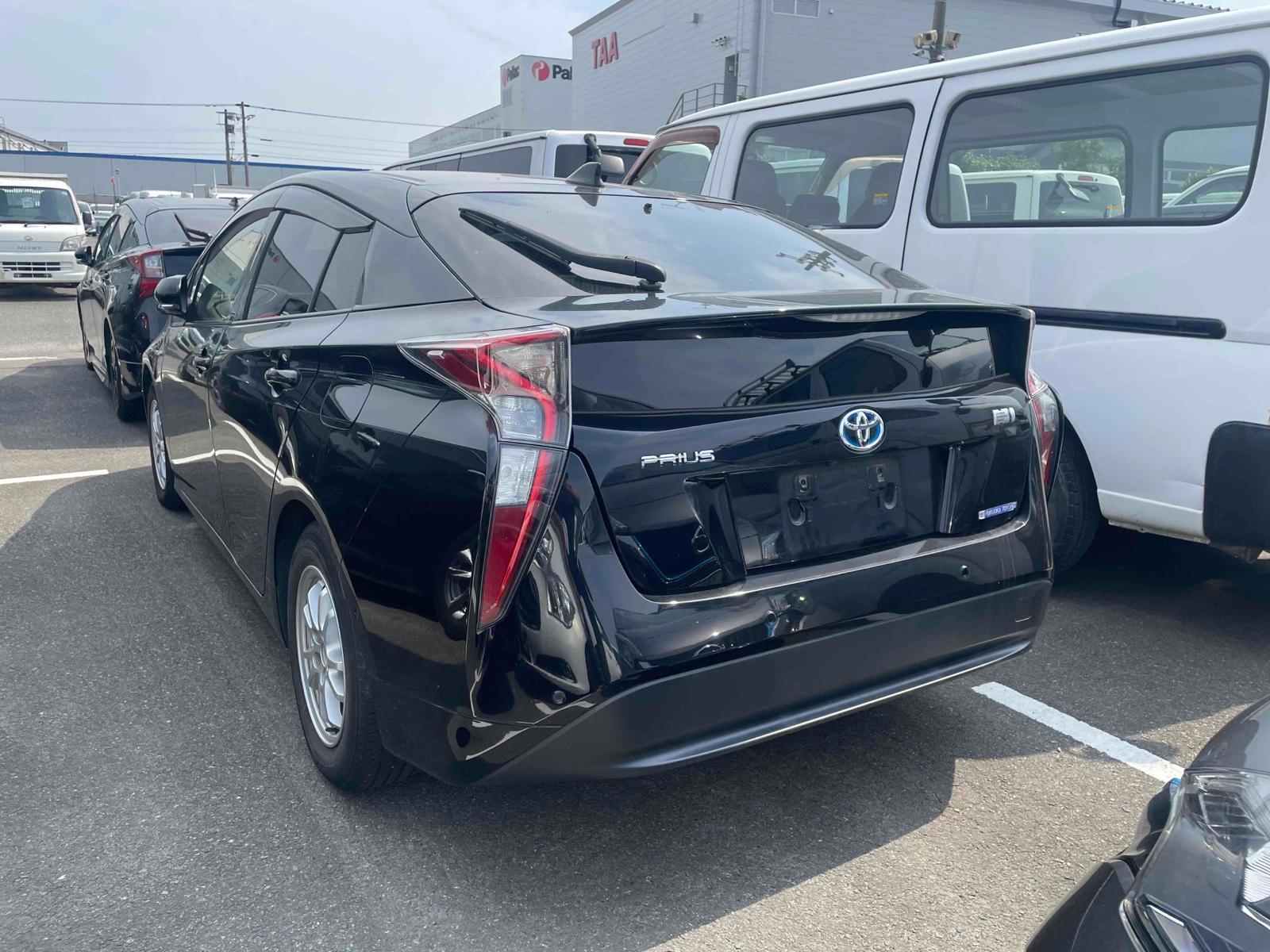 Toyota Prius  S SAFETY PLUS