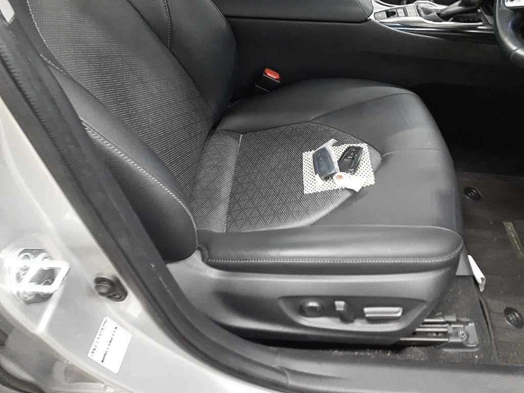 Toyota Camry WS LEATHER PACKAGE