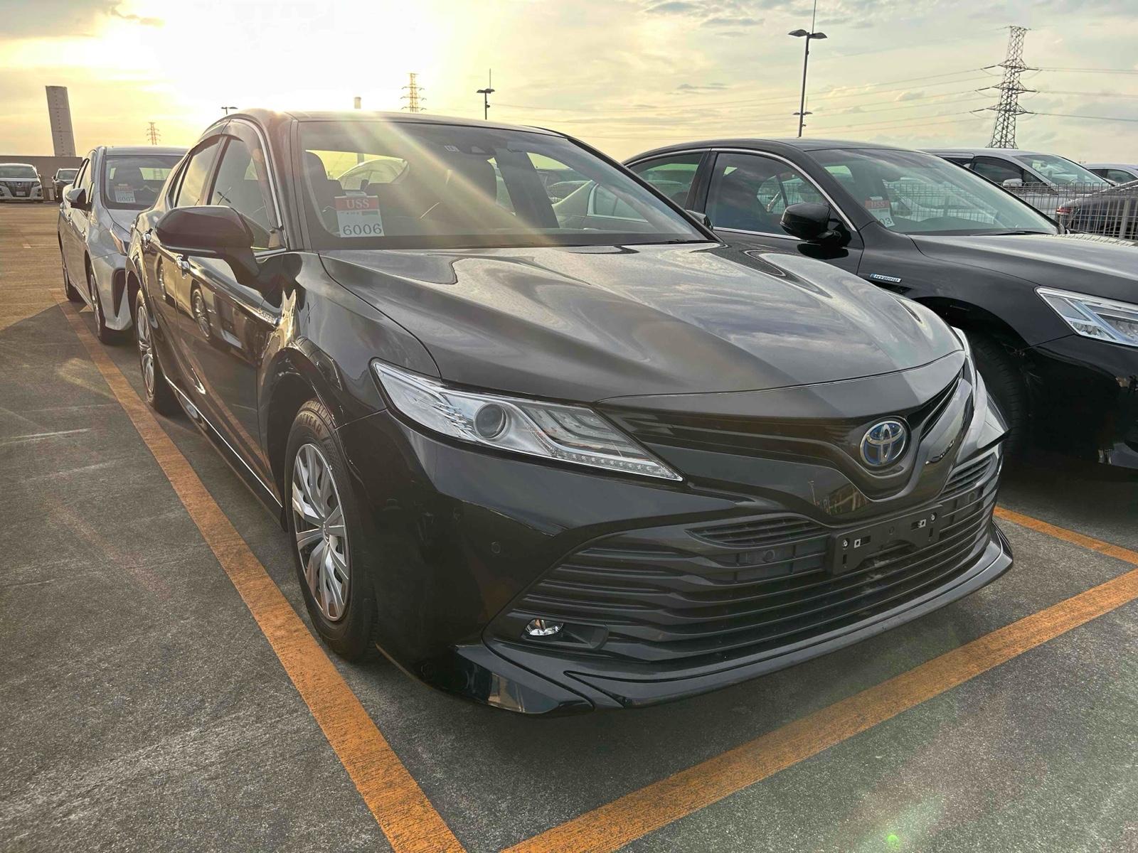 Toyota Camry 4D X