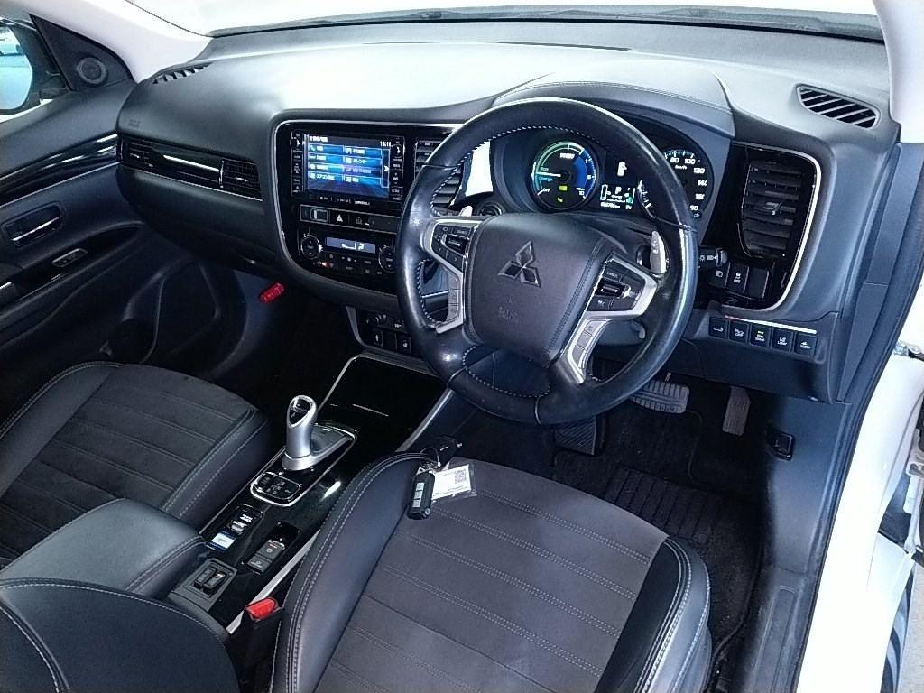 Mitsubishi Outlander Phev G PLUS PACKAGE