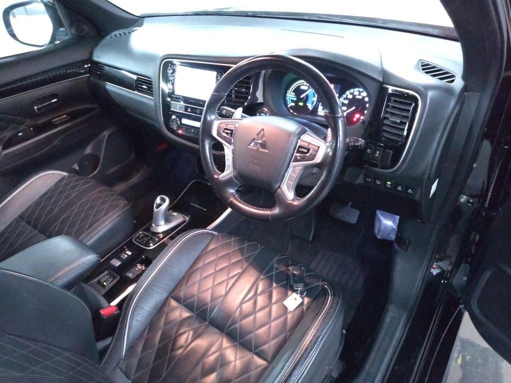 Mitsubishi Outlander Phev 4wd G PREMIUM PACKAGE