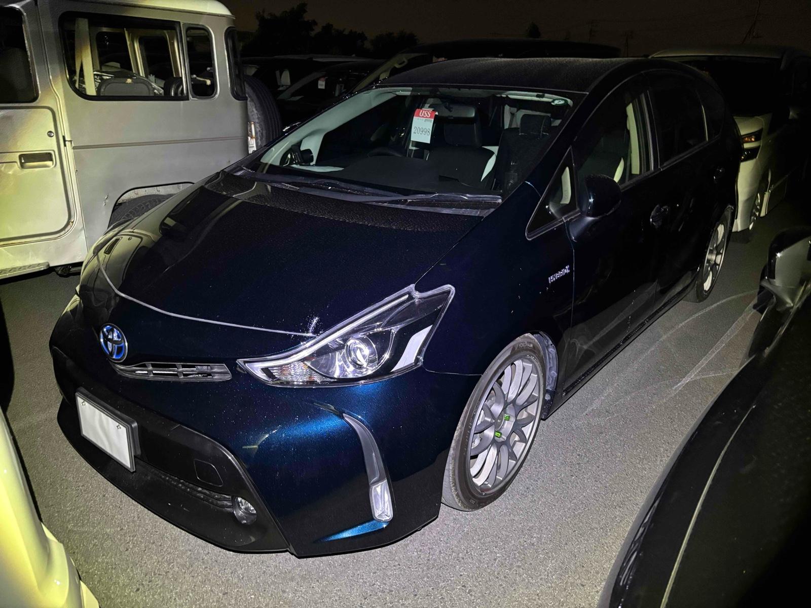 Toyota Prius ALPHA S TUNE BLACK 2