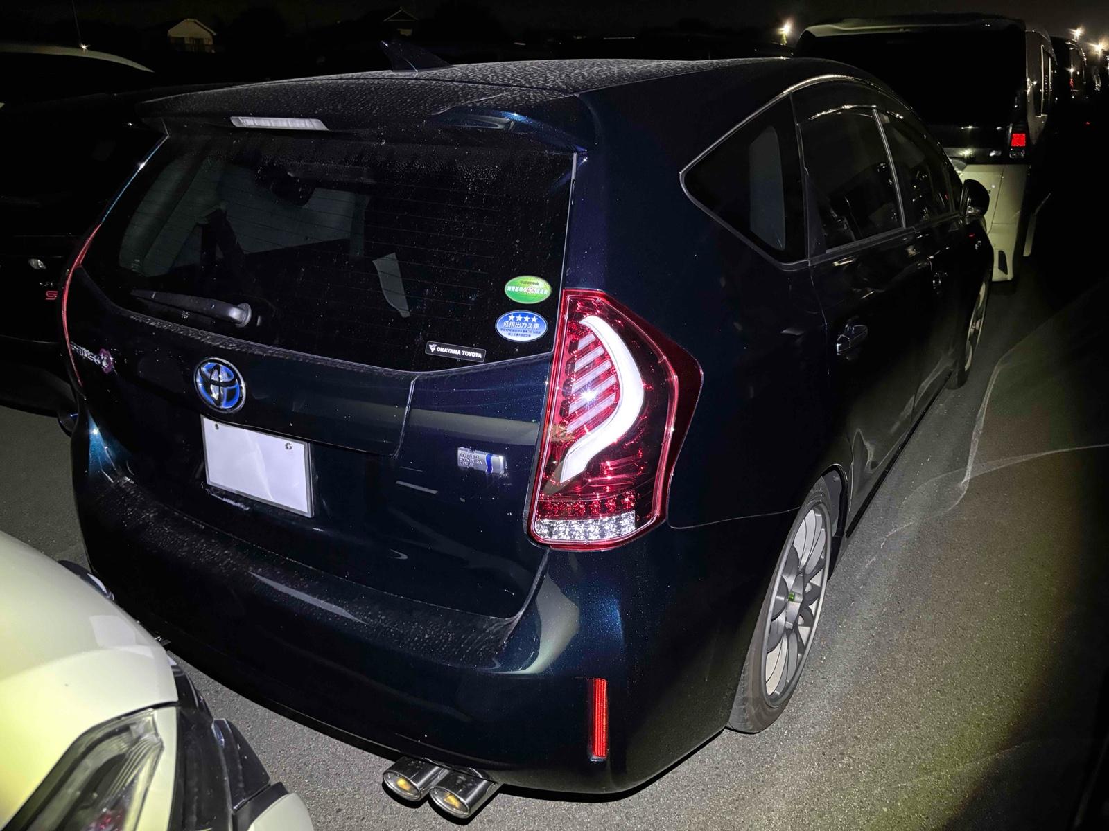 Toyota Prius ALPHA S TUNE BLACK 2