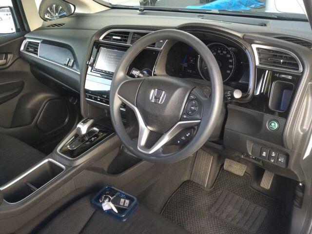 Honda Shuttle HYBRID HONDA SENSING