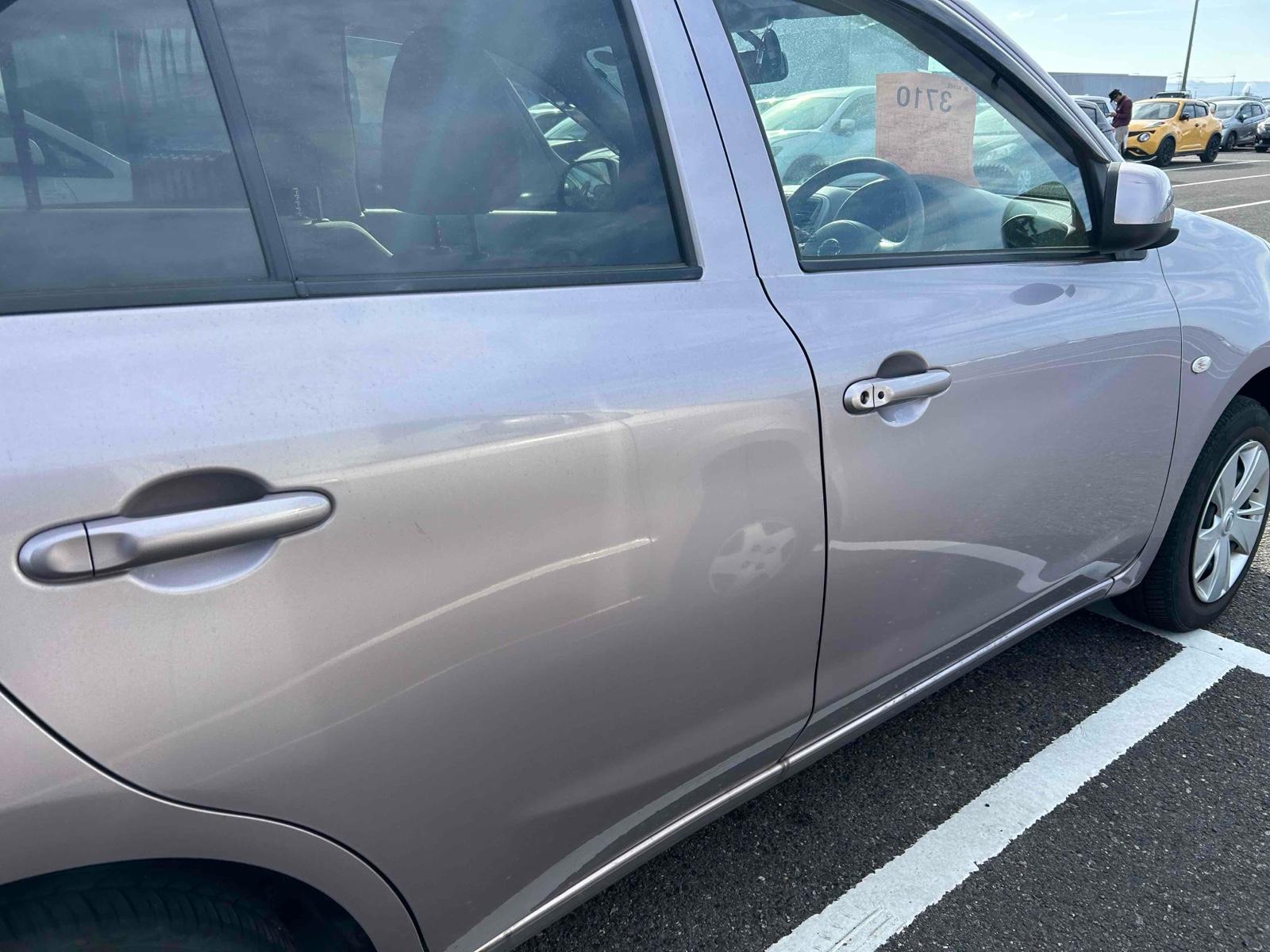 Nissan MARCH X V SELECTION