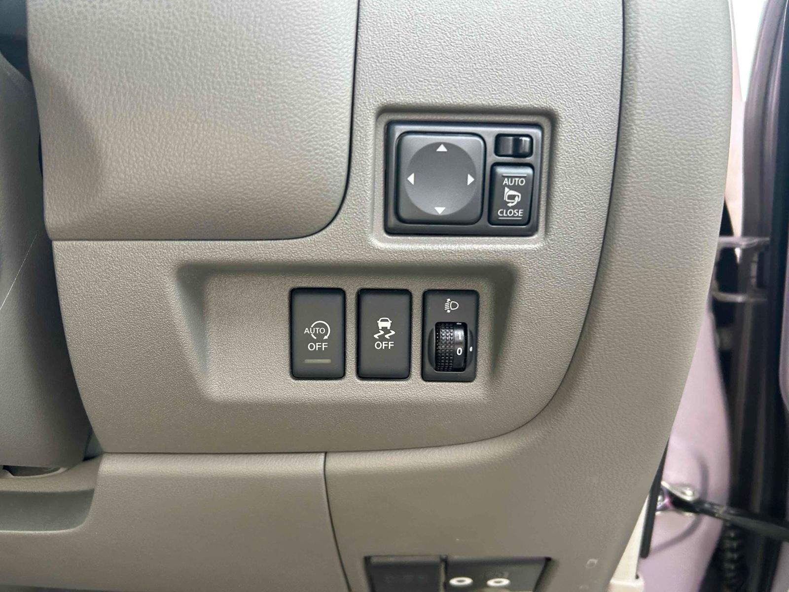 Nissan MARCH X V SELECTION