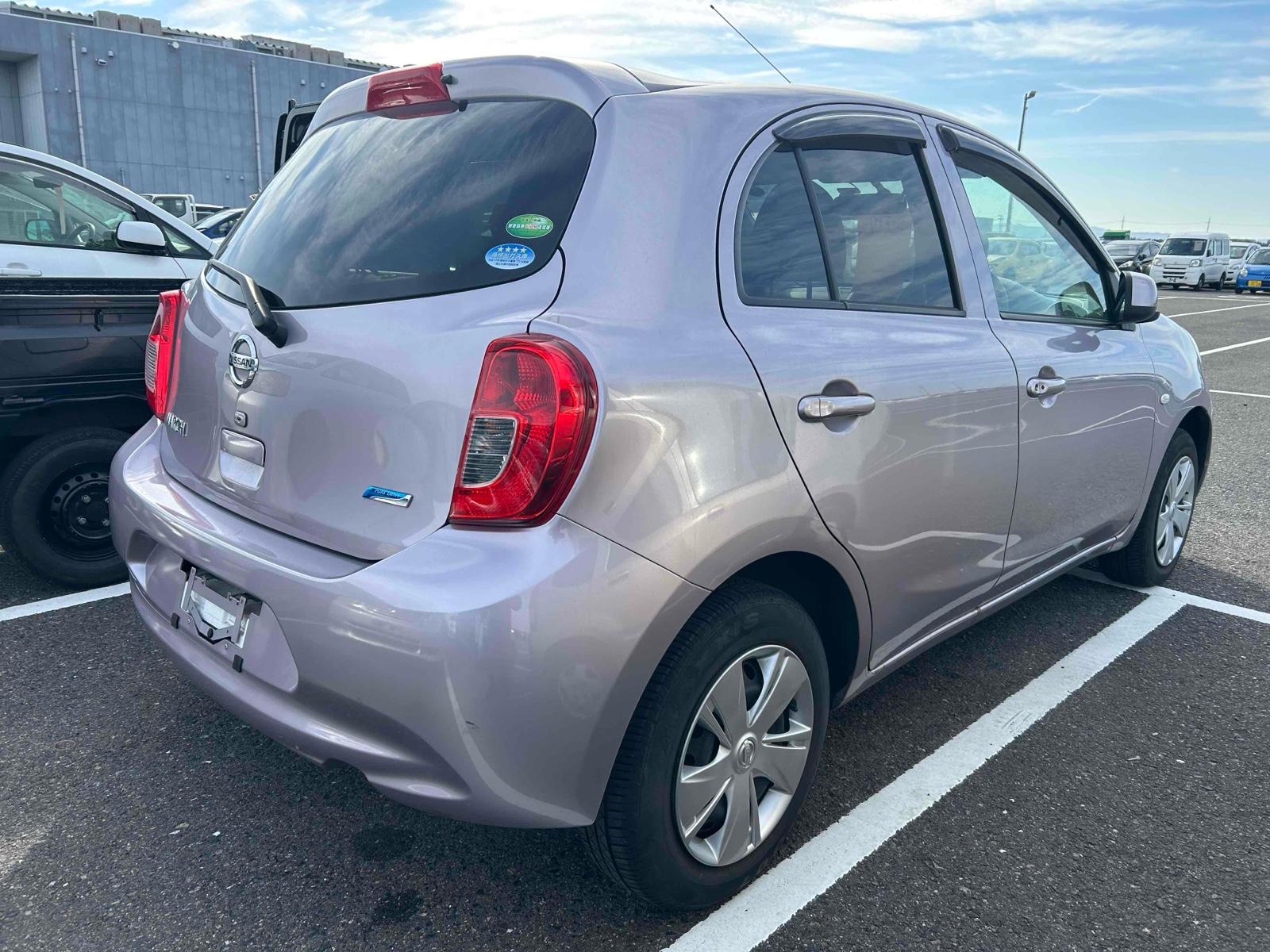 Nissan MARCH X V SELECTION