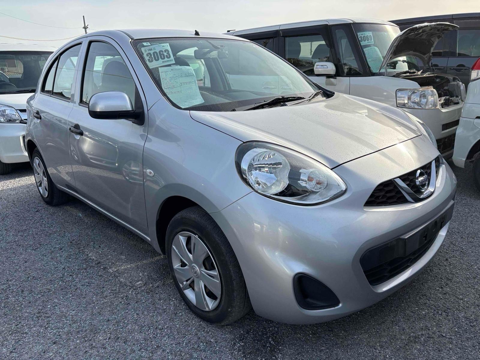 Nissan MARCH S