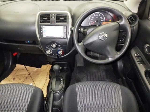 Nissan MARCH S