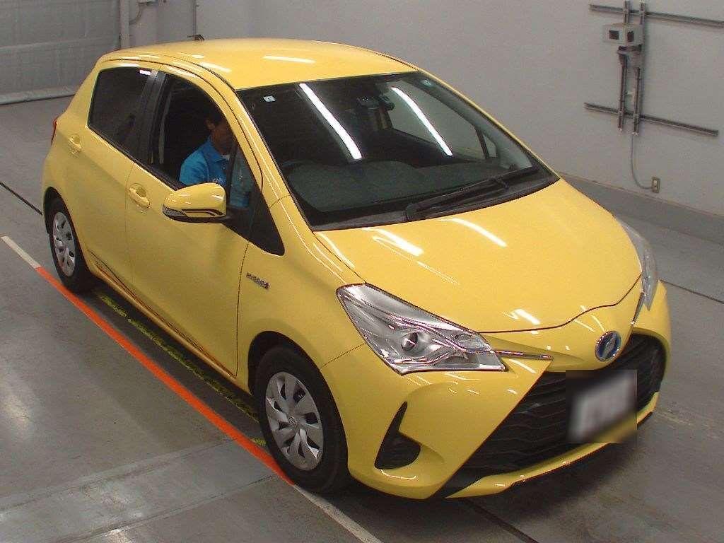 Toyota Vitz HYBRID F