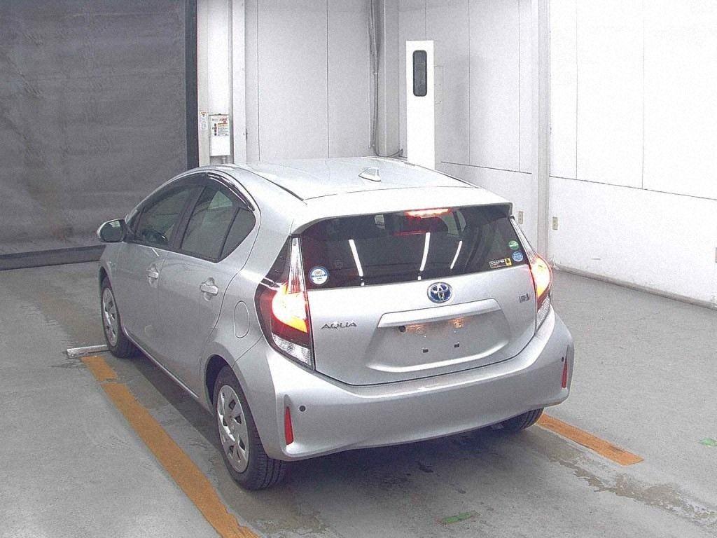 Toyota Aqua L