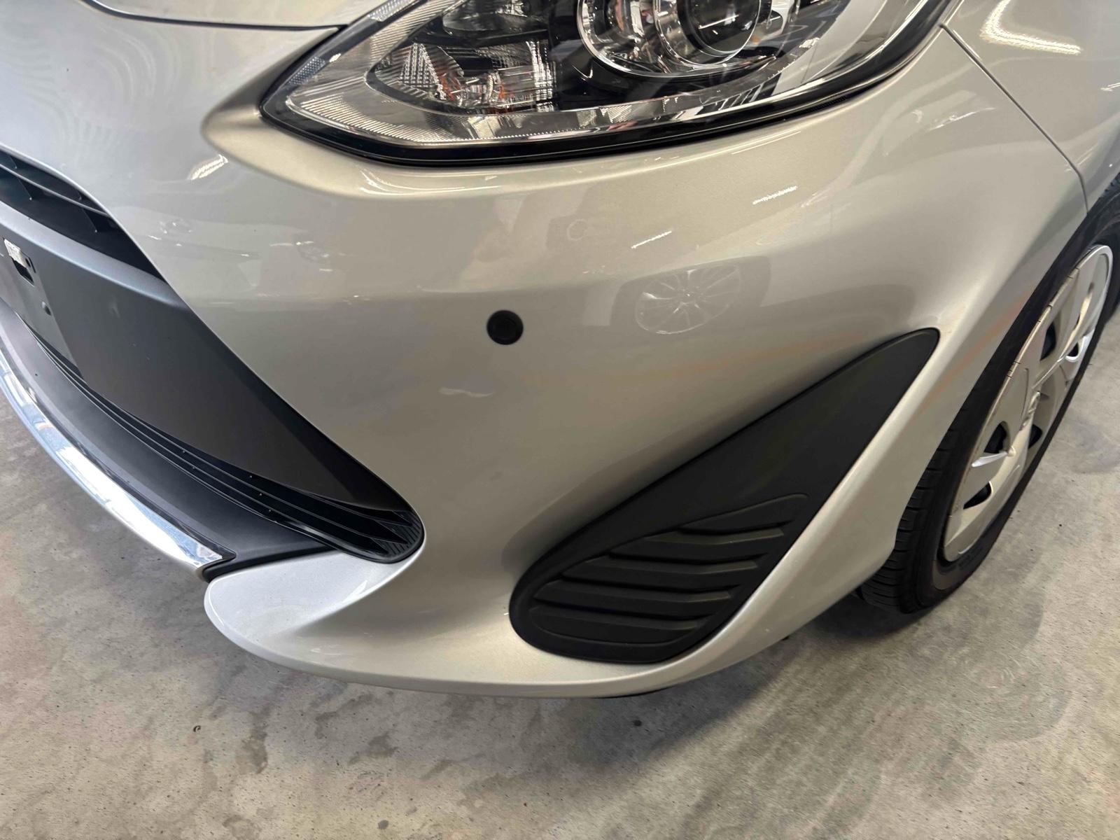 Toyota Aqua L