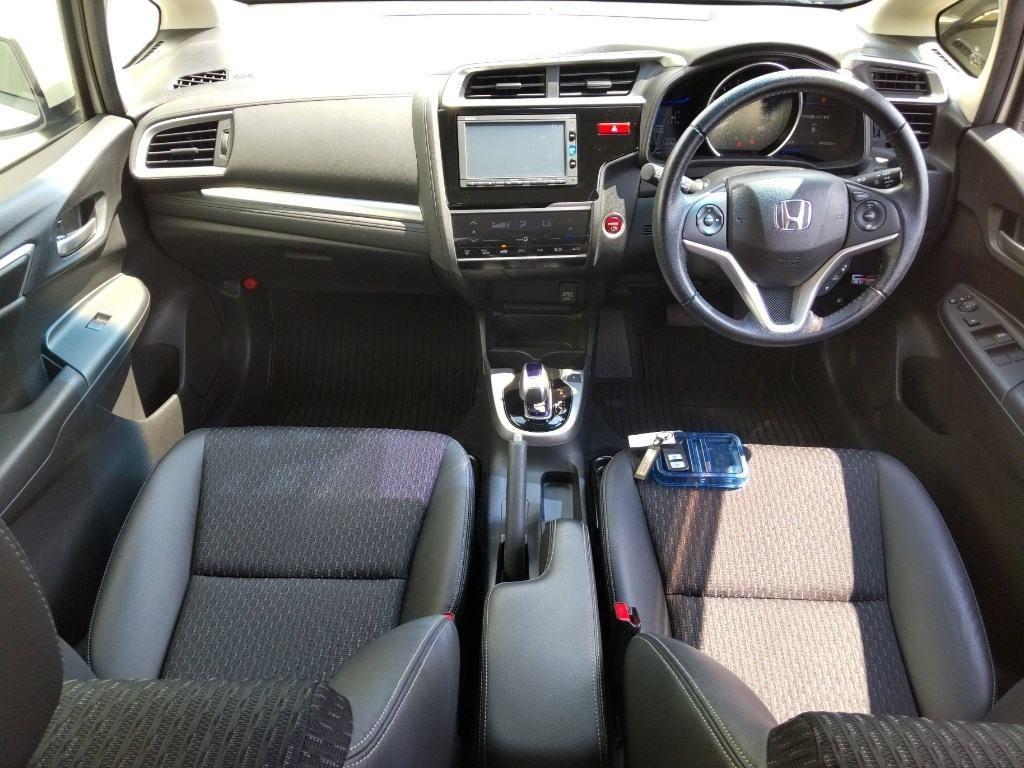 Honda Fit HYBRID L PACKAGE