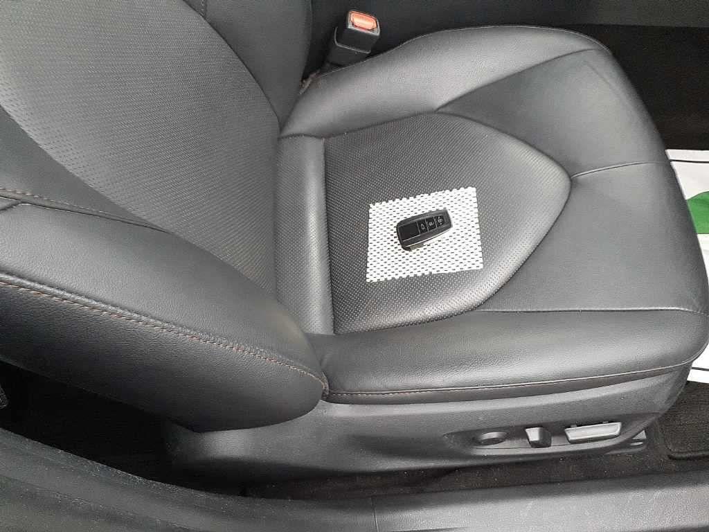 Toyota Camry G LEATHER PACKAGE