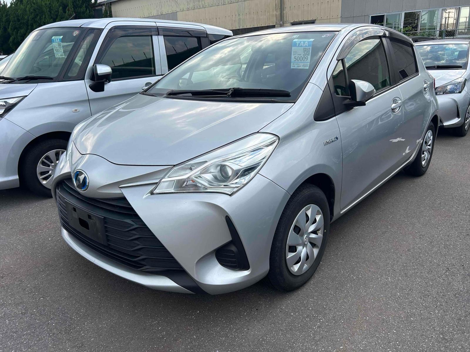 Toyota Vitz HYBRID F