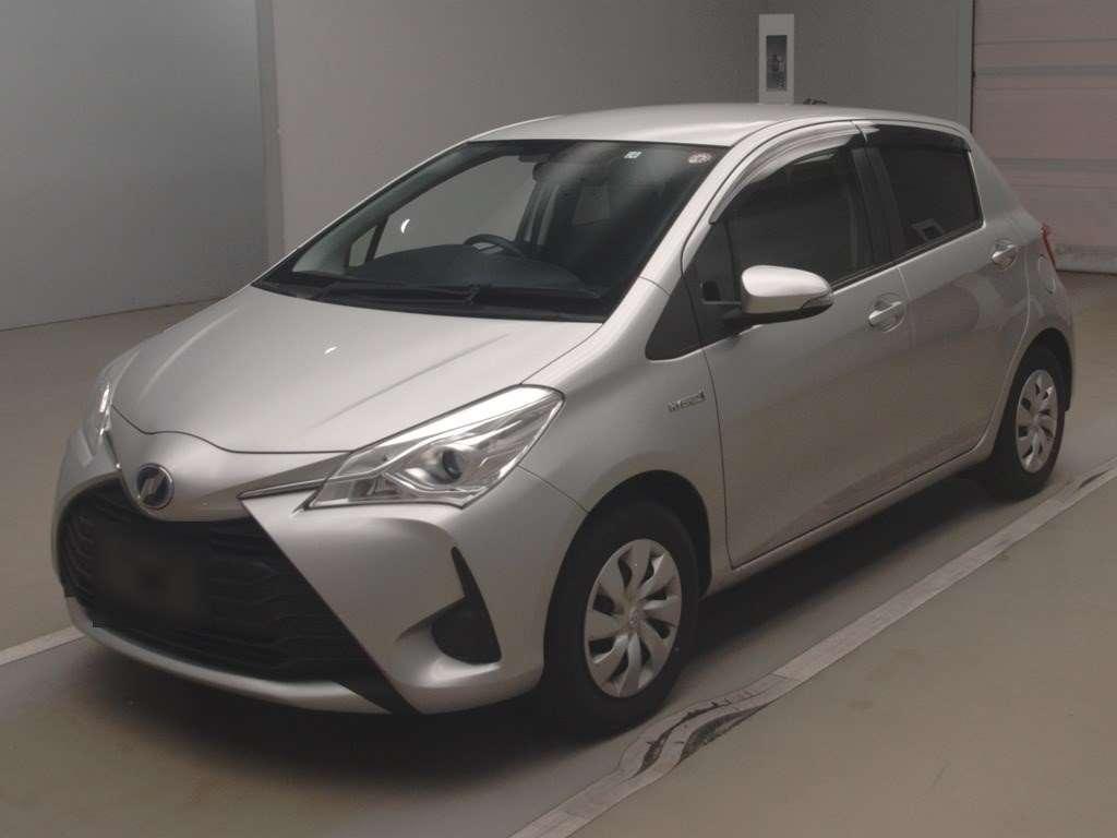 Toyota Vitz HYBRID F