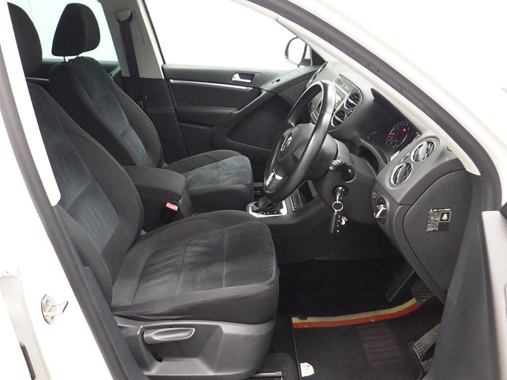 Volkswagen Tiguan TSI BLUE MOTION TECHNO ROJI-