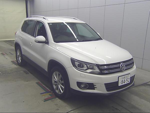 Volkswagen Tiguan TSI BLUE MOTION TECHNO ROJI-