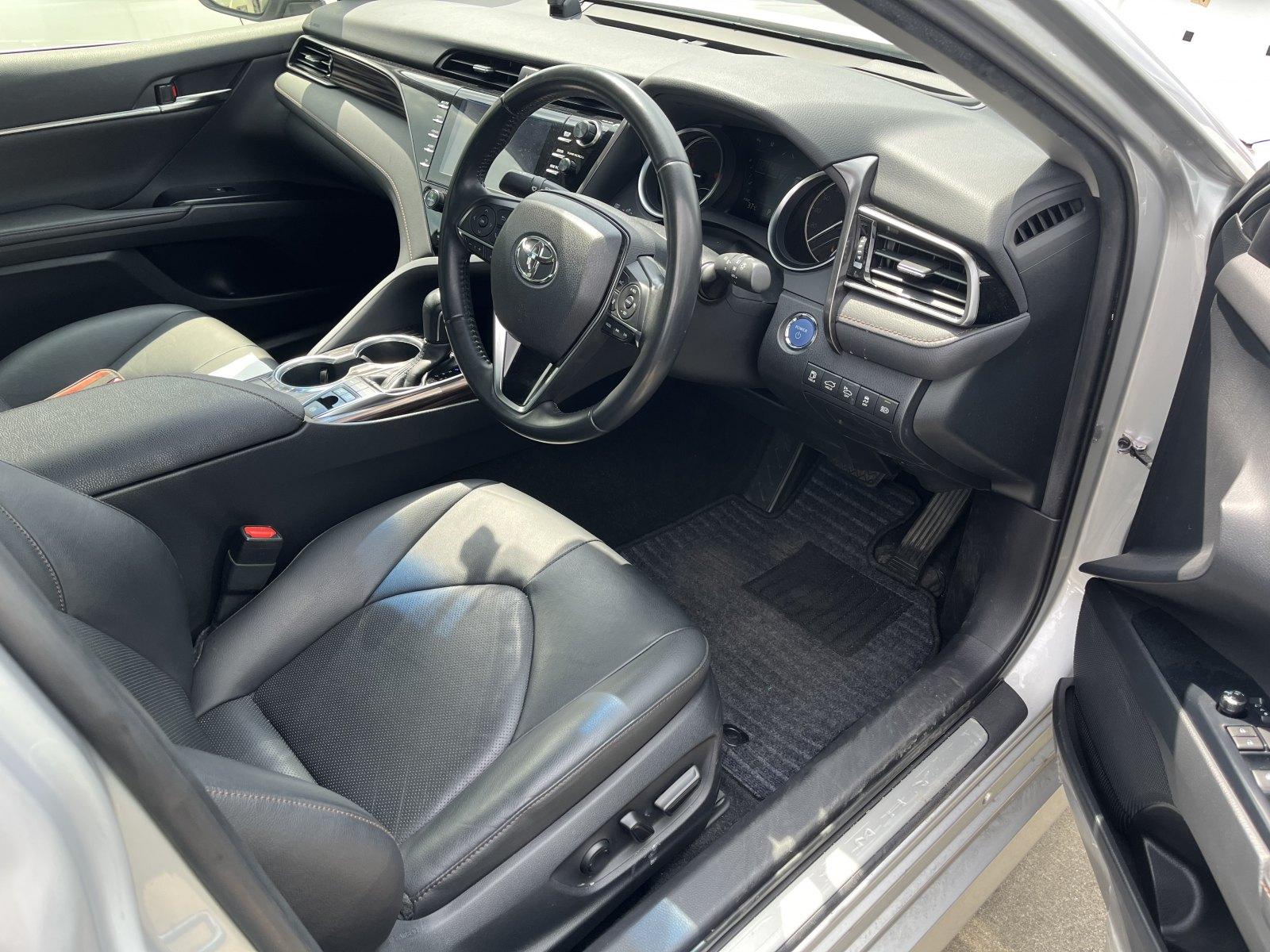 Toyota Camry G LEATHER PACKAGE