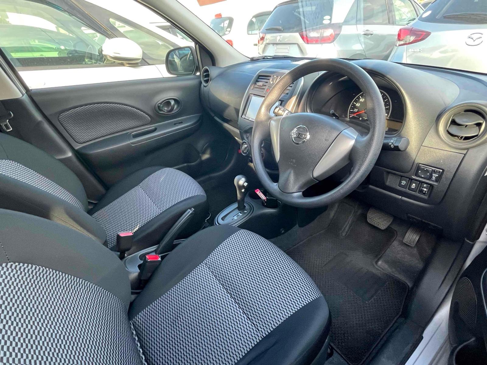 Nissan MARCH X V SELECTION