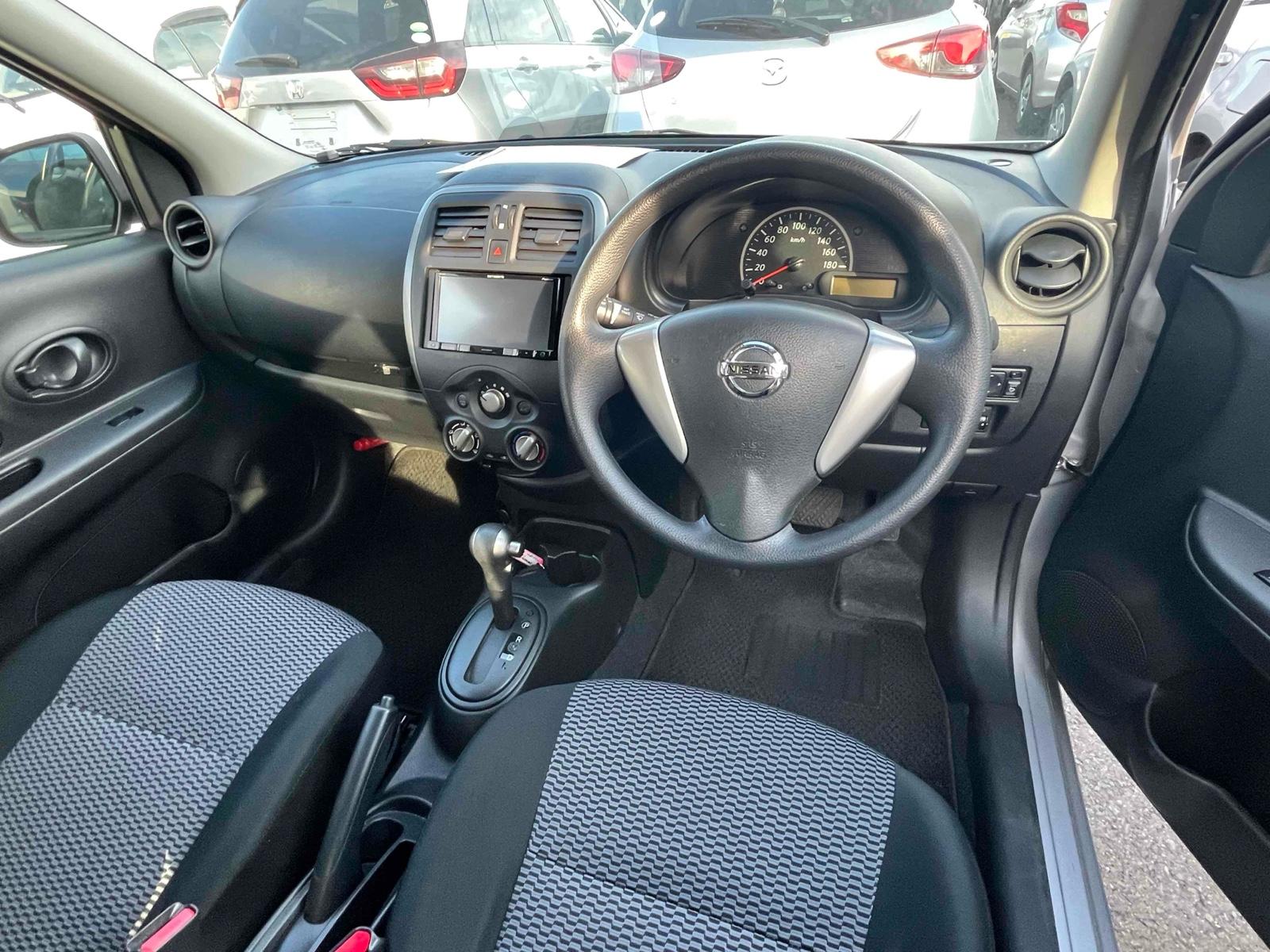 Nissan MARCH X V SELECTION