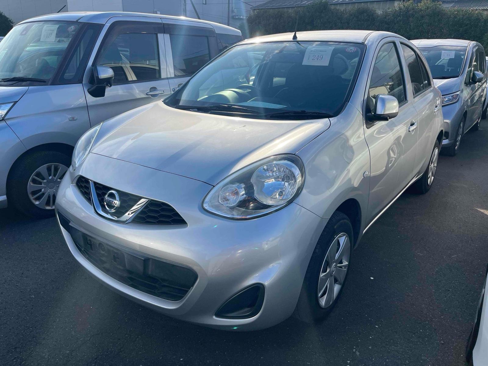 Nissan MARCH X V SELECTION