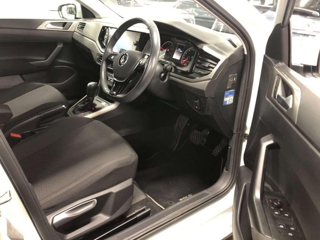 Volkswagen Polo TSIｺﾝﾌｫｰﾄﾗｲﾝ