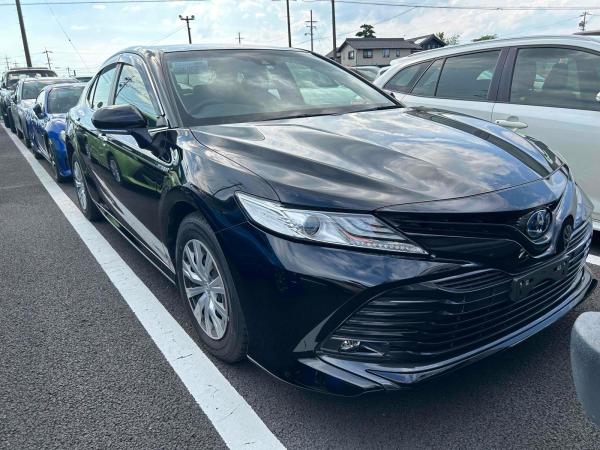 Toyota Camry HYBRID X