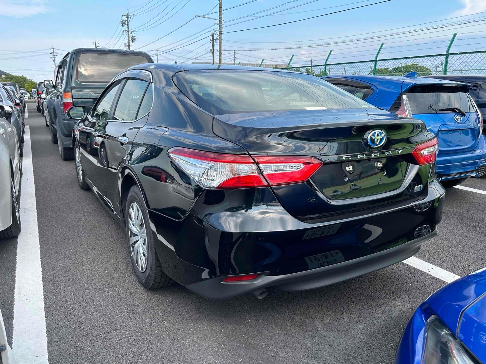 Toyota Camry HYBRID X