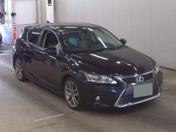 Lexus CT CT200HKRU TWO LIS MANY