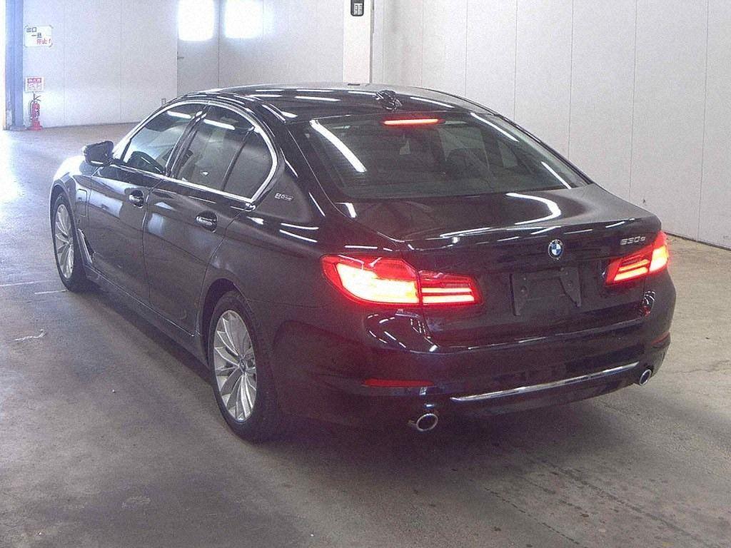 BMW 530 E I-PERFORMANCE LUXURY