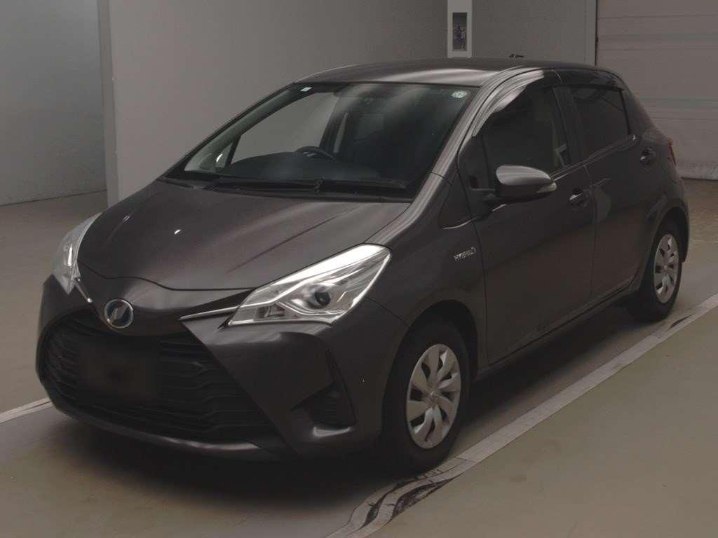 Toyota Vitz HYBRID F