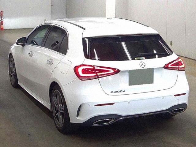 Mercedes-Benz A-class A200D AMG LINE