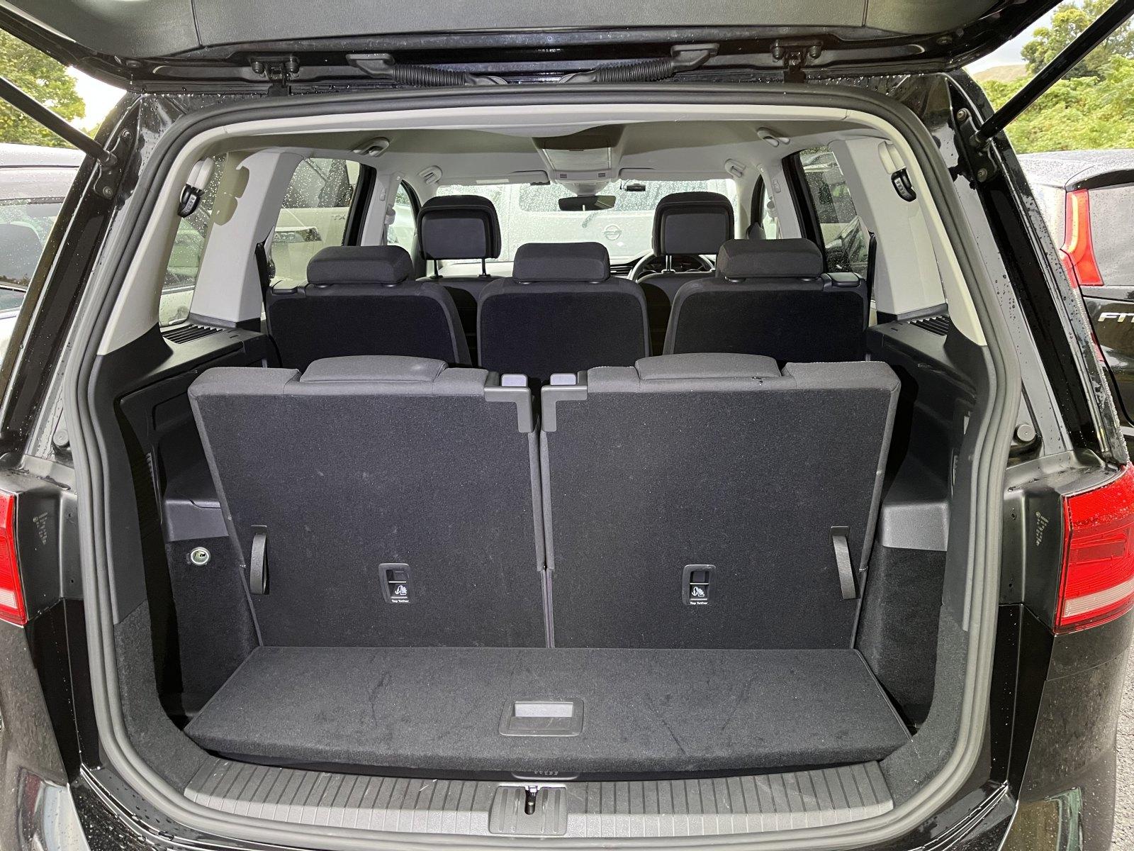 Volkswagen GOLF TOURAN TSI HIGH LINE