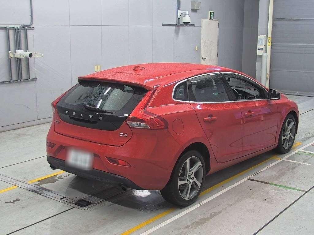 Volvo V40 D4