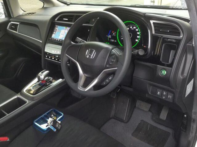 Honda Shuttle HYBRID HONDA SENSING