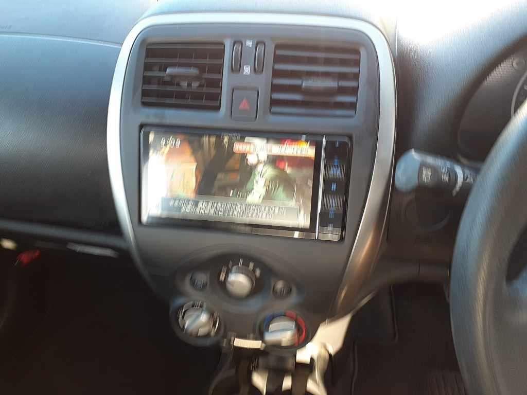 Nissan MARCH S