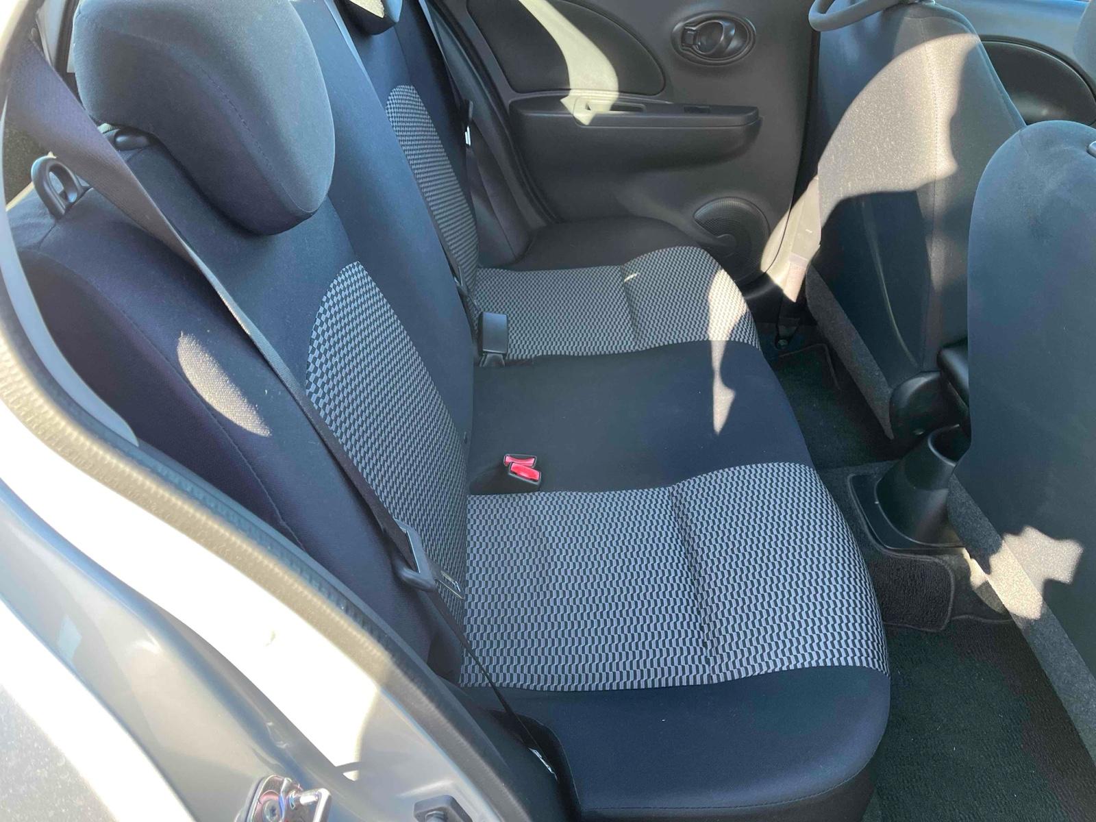 Nissan MARCH S