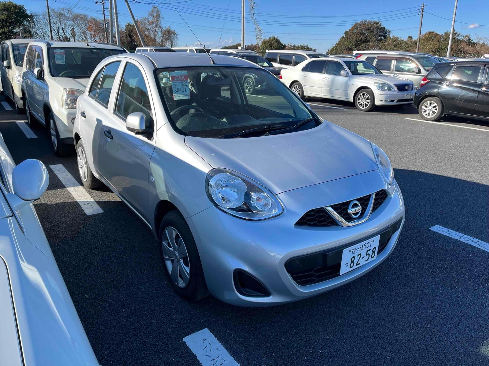 Nissan MARCH S