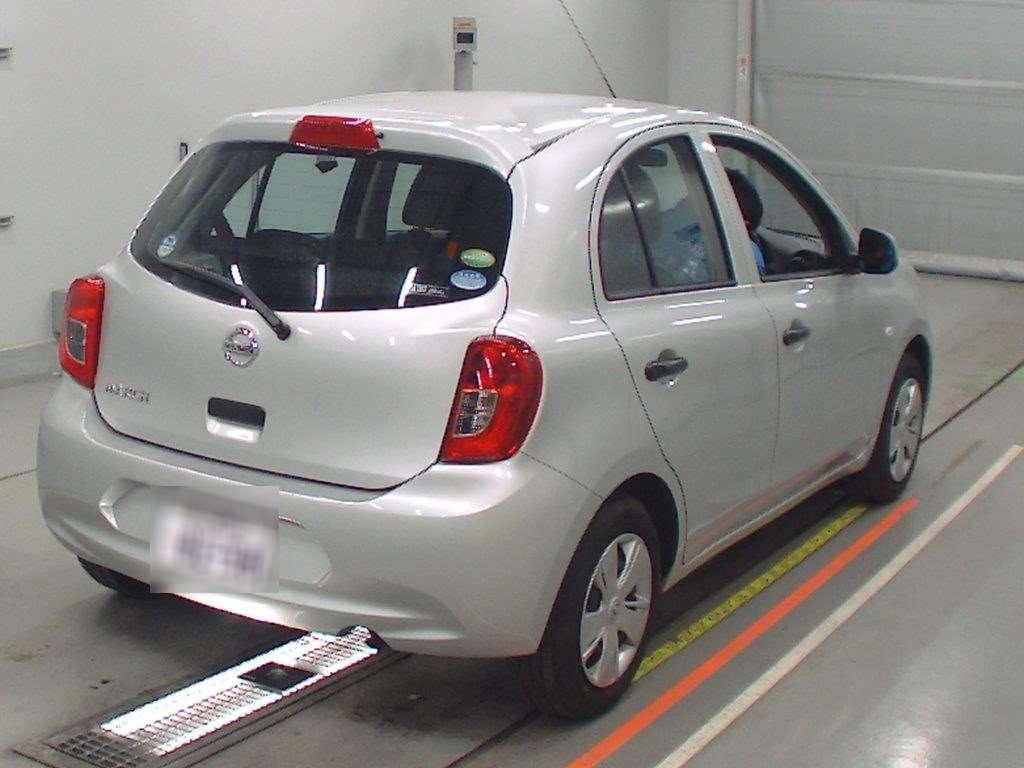 Nissan MARCH S