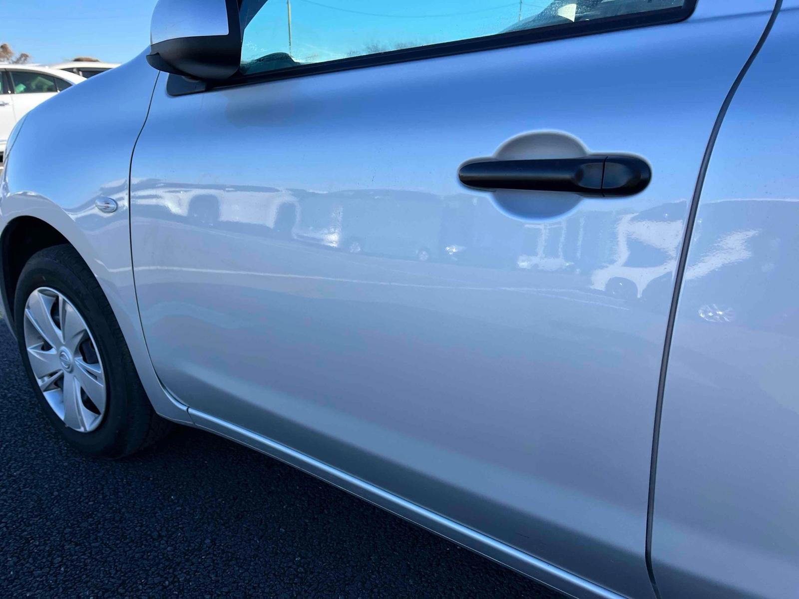 Nissan MARCH S