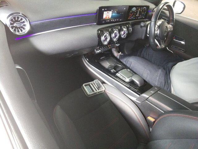 Mercedes-Benz A-class Sedan A200D SEDAN AMG LINE