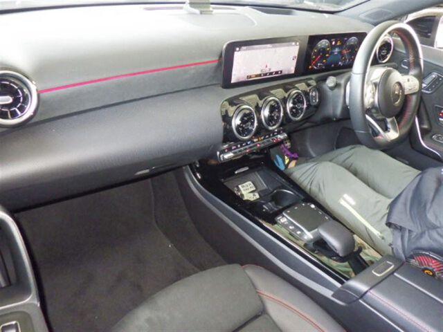 Mercedes-Benz A-class A200D AMG LINE