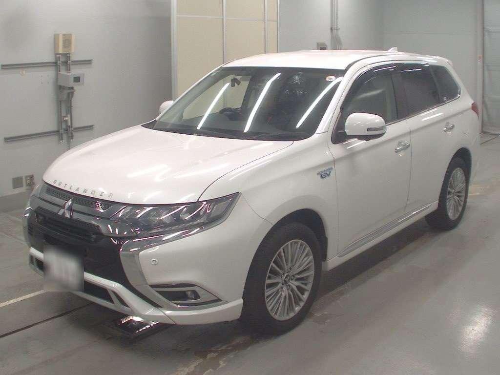 Mitsubishi ｱｳﾄﾗﾝﾀﾞｰPHEV G Plus Package 4WD